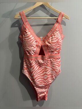 Sanctuary Coral Pink One-Piece Swimwear- M